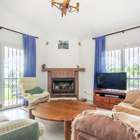 In Velez Malaga With Kitchen Holiday home *